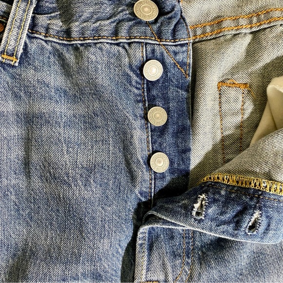 Levis 501 Jeans - Picture 6 of 9